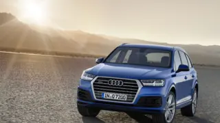 Mittlerweile sind viele Automodelle mit Qi-Ladestationen ausgestattet, darunter Audi A4 and Q7; BMW 7 Series; Cadillac ATS Cadillac CTS, Cadillac Escalade, Cadillac SRX; Chevrolet Cruz, Volt, Tahoe and Suburban; GMC Yukon an