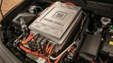 Beim Prototypen des ZH2 wurde das Brennstoffzellenmodul unter der Motorhaube verstaut.