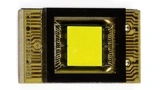 Das Lichtquellmodul von Osram besteht aus drei dieser mikrostrukturierten Pixel-LED-Chips. 