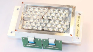 Wassergekühlte UV-Strahlungsquelle von OSA Opto Light.