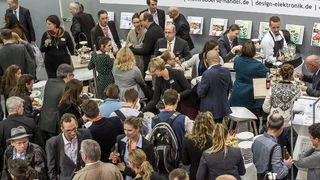 Impressionen vom Standfest der WEKA FACHMEDIEN auf der electronica 2016