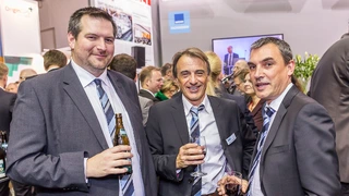 Corporate Identity wird bei STMicroelectronics groß geschrieben: Benjamin Baratte, Denis Farison und Fabrice Gendreau von STMicroelectronics, im fast identischen Outfit.