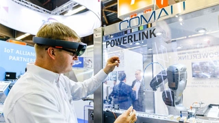 Iconics Hololens mit Comau-Roboter