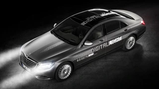 Die Zukunft des Autolichts liegt für die Mercedes-Entwickler im blendfreien Fernlicht in HD-Qualität.