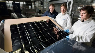 CSEM hat spezielle Photovoltaik-Module entwickelt, die auf einer Fläche von rund 22 Quadratmetern die Flügel des Flugzeugs ausrüsten werden.
