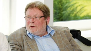 Dr. Jürgen Heydecke, Batteries and Power Solutions