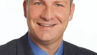 Erol Simsek, iSystem