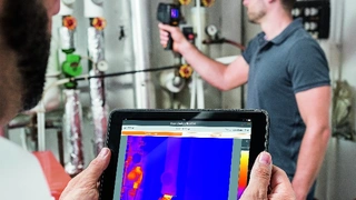 Smartes Thermografieren: Mit der neuen Thermography App wird das Smartphone oder Tablet des Benutzers zum zweiten Display und zur Fernbedienung der Kamera. 