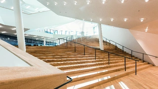 Elbphilharmonie, Hybridleuchten.