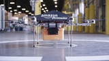 Unter dem Namen „Amazon Prime Air“ hat Amazon angekündigt, Pakete bis ca. 25 kg „innerhalb von 30 Minuten“ zuzustellen. Wo und ab wann das gehen soll und wo die Copter landen sollen, verrät Amazon nicht.
