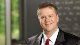 Hannes Niederhauser, S+T