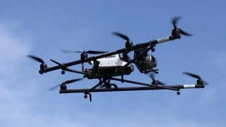 Ausgerüstet mit High-Tech Kameras und Bilddatenverarbeitung übernehmen Drohnen mehr und mehr zivile Überwachungs- und Kontrollfunktionen. 