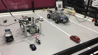 Xilinx zeigte ein Rundumkamera-System mit einer "virtuell fliegenden Kamera" für sehr weiche Übergänge zwischen den einzelnen Perspektiven.