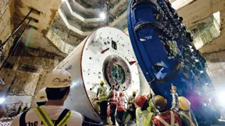 Tunnelbohrmaschine wird gebaut