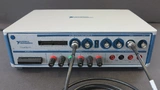 Der Signalgenerator wird mit dem analogen Eingang verbunden.