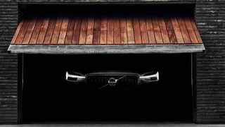 Volvo XC60 in der Garage