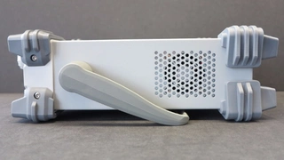 Mit acht "Füßen" wird der Generator in unterschiedlichen Positionen aufgestellt. 