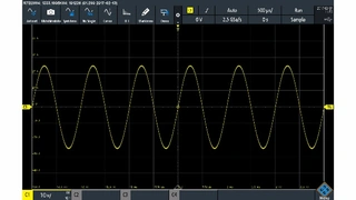 Ein Sinussignal (5 VPP, 1 kHz) wird an Kanal 1 gelegt und die Autoset-Taste betätigt. 