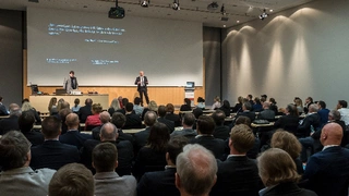 Media Summit zum Thema „Hilfe, mein Kunde ist ein Neandertaler. – Märkte ändern sich, Menschen nicht!“ auf der embedded world 2017.