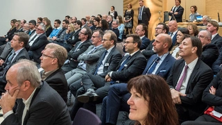 Media Summit zum Thema „Hilfe, mein Kunde ist ein Neandertaler. – Märkte ändern sich, Menschen nicht!“ auf der embedded world 2017.