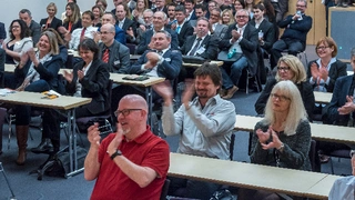 Am Ende des Media Summits ernteten die beiden Referenten großen Applaus.