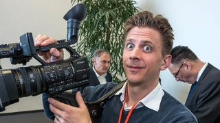Media Summit zum Thema „Hilfe, mein Kunde ist ein Neandertaler. – Märkte ändern sich, Menschen nicht!“ auf der embedded world 2017.
