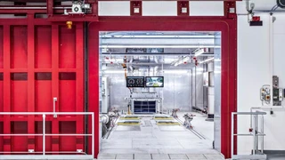 Die IAV-Höhenklimarolle kann Höhen von bis zu 5.300 Metern über Normalnull simulieren. Damit sind weniger Testfahrten im Hochgebirge notwendig.