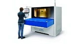 Bild 7. Mit der MicroLine 5000 lassen sich neben dem Bohren auch branchen­übliche Panel-Größen bis 533 mm × 610 mm schneiden.