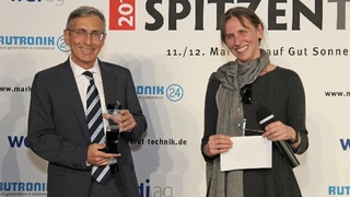 ... und Benedetto Vigna gewählt. Weil Herr Vigna nicht selbst am Spitzentreffen teilnehmen konnte, wurde er von Herrn Valesani vertreten. Redakteurin Iris Stroh überreichte ihm den Award. 