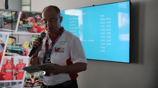 Von 0 auf 100 in 2,9 Sekunden. Alexander Gerfer, CEO und CTO von Würth Elektronik eiSos erläutert in der Vorbereitungsphase auf das Rennen, welchen Beitrag passive Bauelemente zu dieser Performance leisten