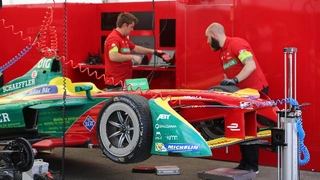 Geschraubt wird auch an Formel-E-Rennwägen