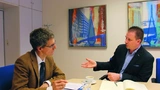Elektronik-Chefredakteur Gerhard Stelzer (links) im Gespräch mit Christian Dunger, Vorstandsvorsitzender der WDI AG
