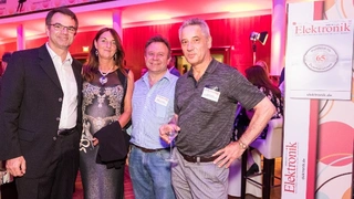Michael Schullan (Teledyne LeCroy) mit Begleitung, Klaus Thalheimer und Johann Mathä (beide Yokogawa)