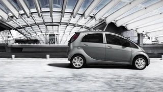Platz 9 belegte der Peugeot iOn. Der Kleinwagen überzeugt in erster Linie mit einem im Vergleich zu anderen E-Modellen recht günstigen Preis.
