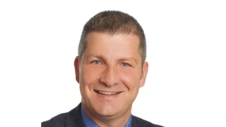 Erol Simsek, isystem