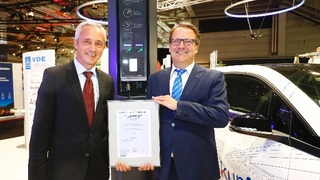 Matthias Weis, Director des EnBW Innovationscampus SM!GHT und Sven Öhrke, Mitglied der Geschäftsführung des VDE-Instituts.