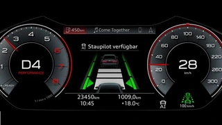 Fährt der Audi A8 im Kolonnenverkehr mit maximal 60 km/h, kann der Audi AI Staupilot auf Autobahnen und mehrspurigen Kraftfahrstraßen mit baulicher Trennung zur Gegenfahrbahn die Fahraufgabe übernehmen.