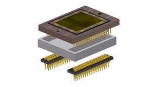 Die Heat Sink Sockets stellen sicher, dass sich die gesockelte Komponente einfach für Service- oder Reparaturzwecke austauschen lassen. Gleichzeitig kühlen sie die Bauteile im Betrieb.