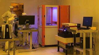 In der Utah Nanofab der University of Utah in Salt Lake City arbeitet seit Ende August dieses Jahres. Dort benutzen ihn verschiedene Forschungsgruppen für die Fertigung von Nanodrähten und anderen Nano-Maschinen. 