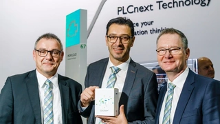 Am Stand von Phoenix Contact