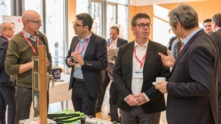 Wireless Congress 2017 - Diskussionen am EnOcean-Stand in der Pause.