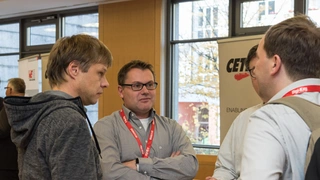 Wireless Congress 2017 - Teilnehmer im Gespräch.