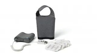 Mittels Verbindungskabel werden die Transducer Arrays mit dem Therapiegerät verbunden.