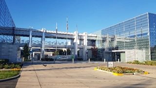 Haupteingang in die Unternehmenszentrale von Maxim Integrated in San Jose