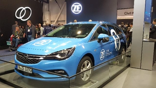 Der Versuchsträger für das autonome Fahren nach Level 4 auf der CES 2018.