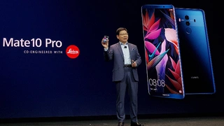 Richard Yu, CEO der Huawei Consumer Business Group, stellte die Technik des neuen Flaggschiff-Smartphones Huawei Mate 10 Pro in den Mittelpunkt seiner Keynote.