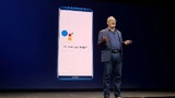 Scott Huffman, VP Engineering bei Google Assistant: »Wir bei Google glauben an: KI zuerst!« Der Google Assistant ist im Mate 10 Pro implementiert.