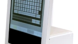 Das Bedienungsmodul besteht aus einer bedruckten Frontscheibe, einem projiziert-kapazitiven Touchscreen mit Controller, einem TFT-LCD-Display mit LED-Backlight und einem Multicodescanner.  