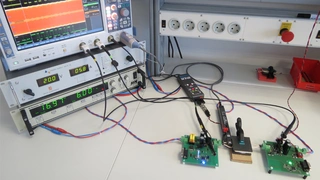 Das Wireless Power Design Kit 200 W von Würth Elektronik eiSos im Testbetrieb. 