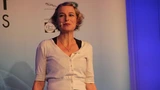 Warum nur über große Datenübertragungsraten reden? Für Dr. Kirsten Matheus, BMW, ist 10 Mbit/s-Ethernet das fehlende Bindeglied für ein homogenes Fahrzeugnetzwerk.